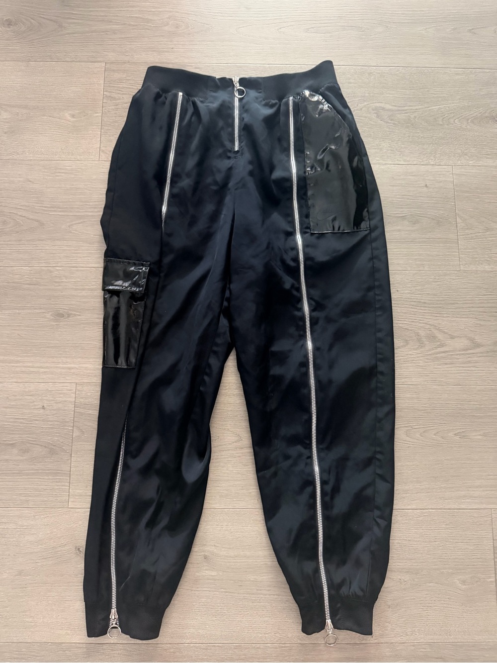 Nike  Sportswear Icon Clash Woven Pants/Black Zip-Accent Cargo Joggers
